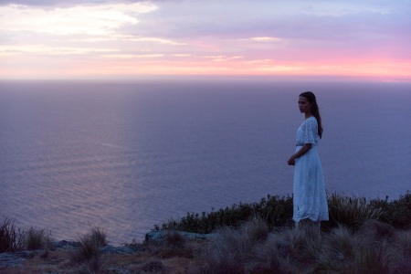 La luz entre los océanos es un drama con Michael Fassbender y Alicia Vikander